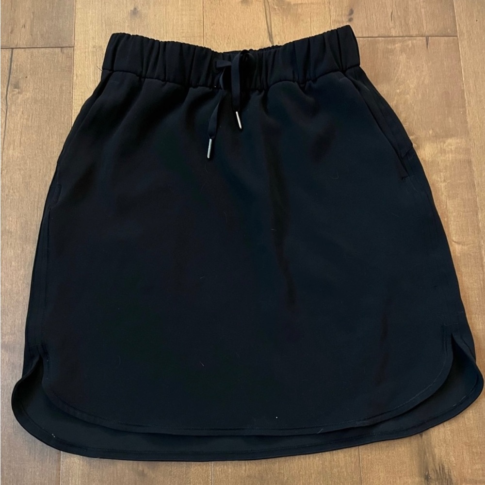 Lululemon Black On The Fly Skirt 6